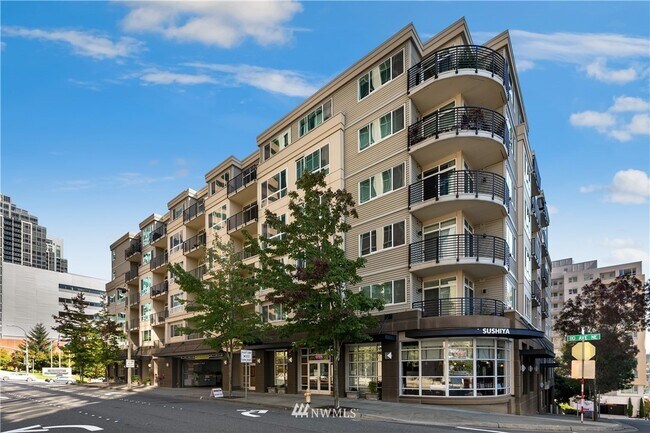Foto del edificio - 300 110th Ave NE