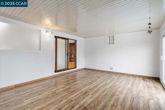 Foto del edificio - 987 Vía Bregani