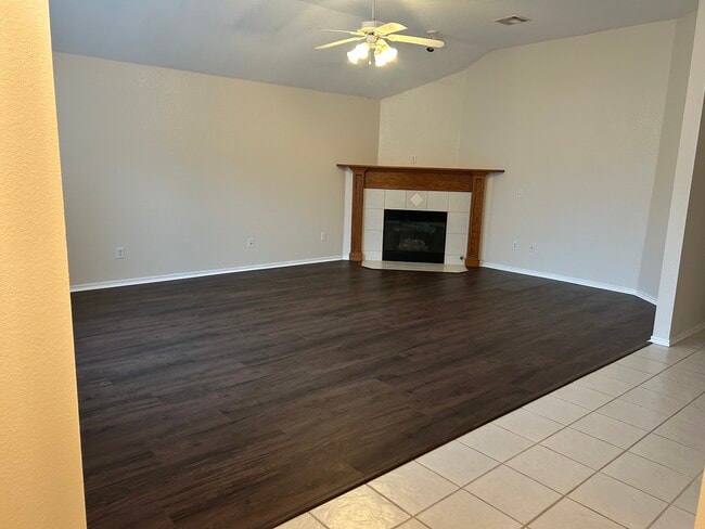 Building Photo - 2609 Deer Chase Dr