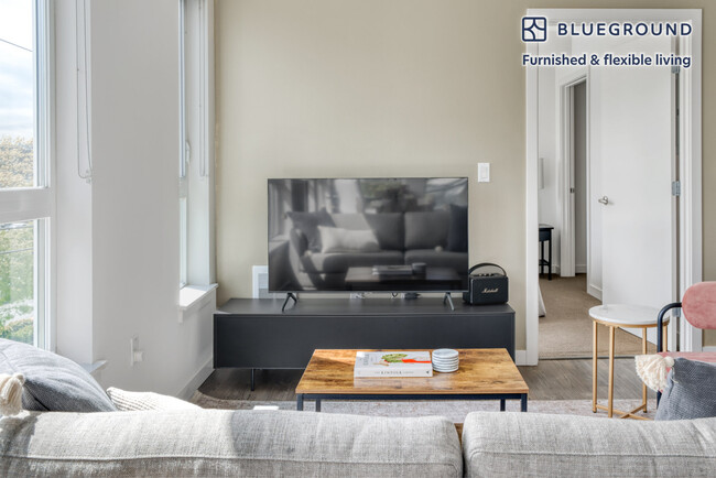 Foto del edificio - 5555 14th Ave NW