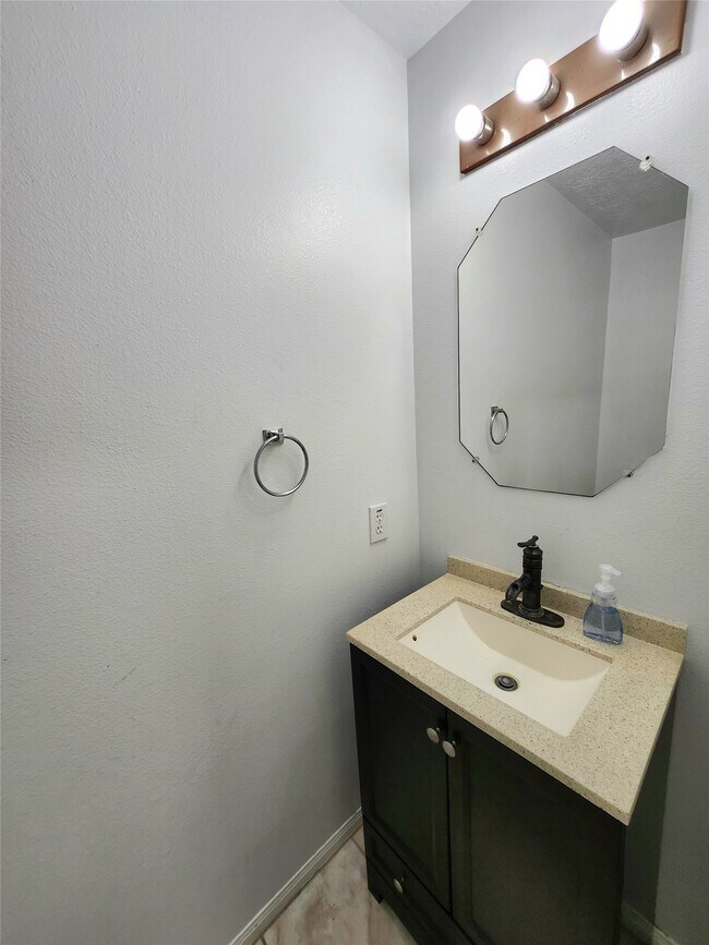 Foto del edificio - 14335 Berrington Dr
