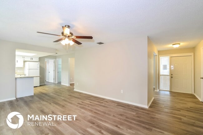 Building Photo - 980 Butia St