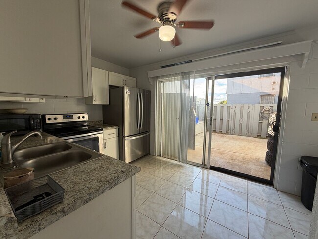 Foto del edificio - Bright Two Bedroom in Ewa Beach