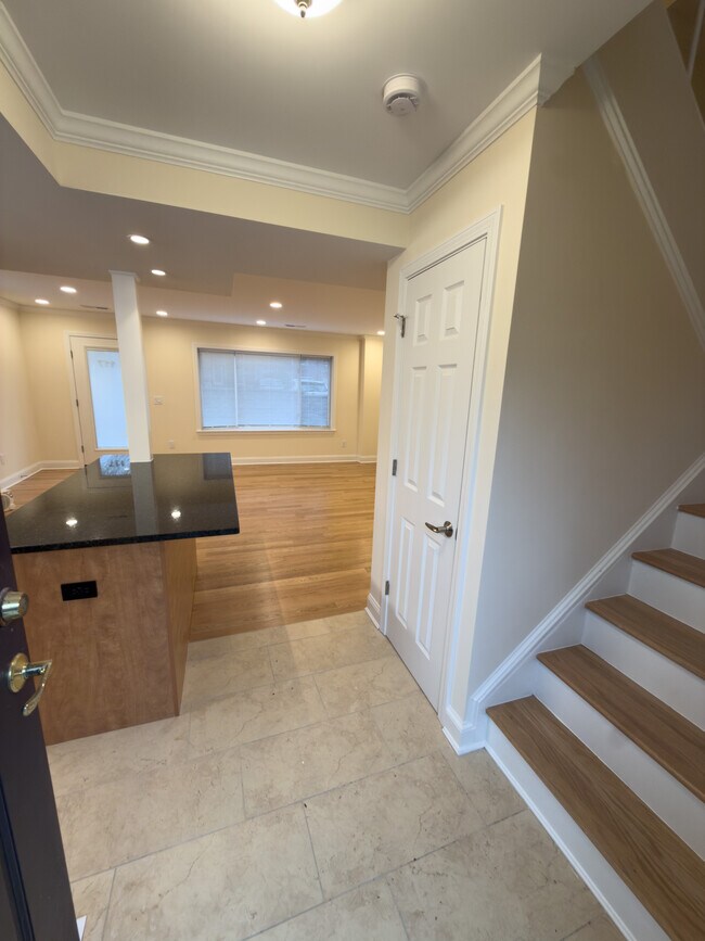 Foto del edificio - 20 Thornton Rd