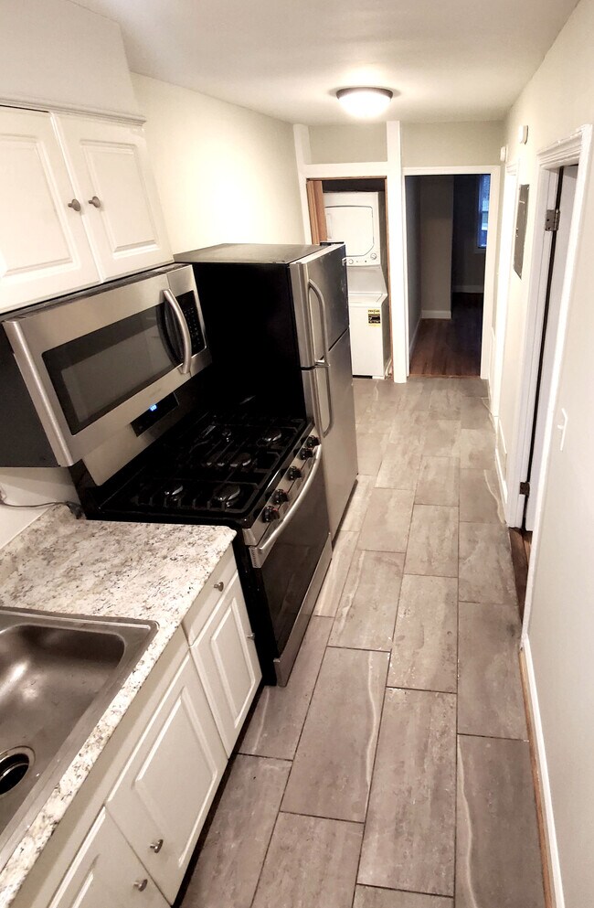 Kitchen + W/D - 1733 F St NE