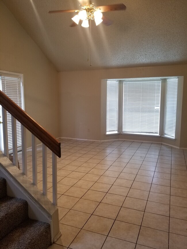 Foto del edificio - 1431 Windmill Ln