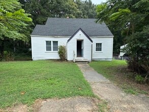 Building Photo - 1401 Roanoke Ave