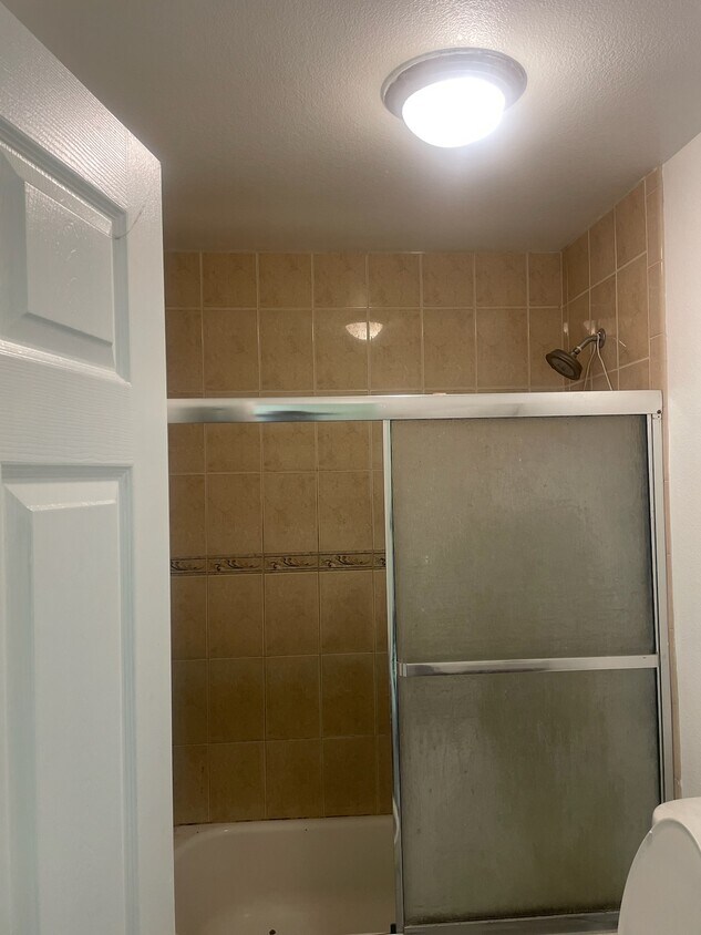 Foto del edificio - 1512 E 107th St