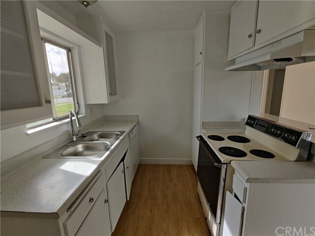 Building Photo - 9631 Albacore Dr