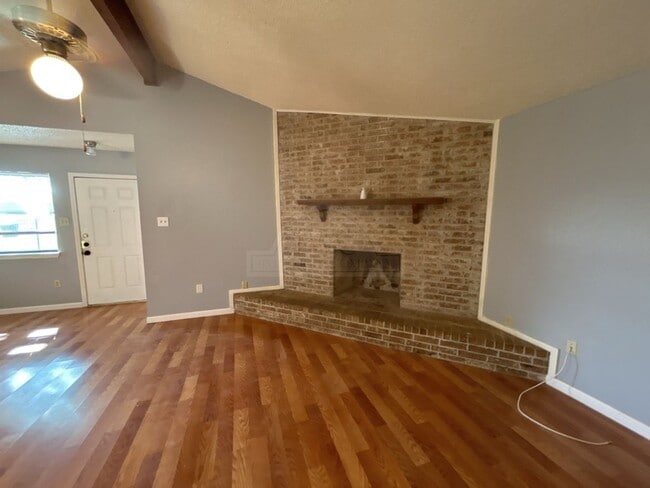 Foto del edificio - 2011 Windward Dr