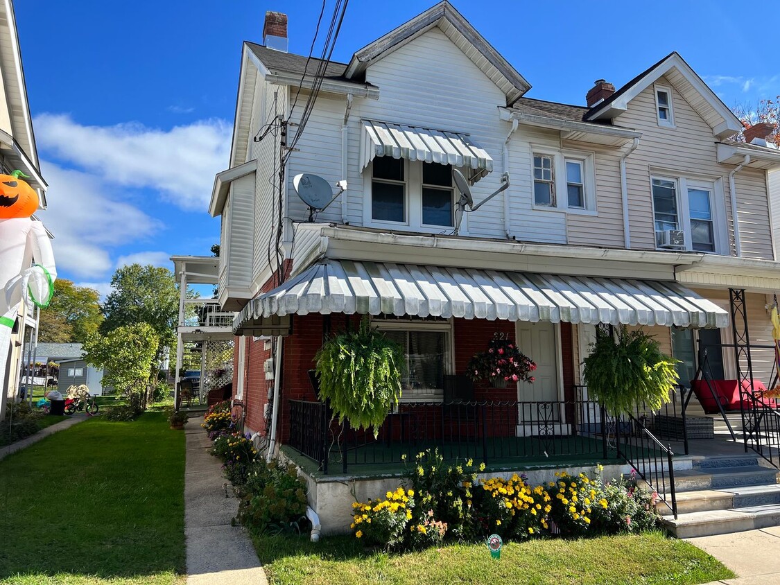 Foto principal - 221 N 7th St