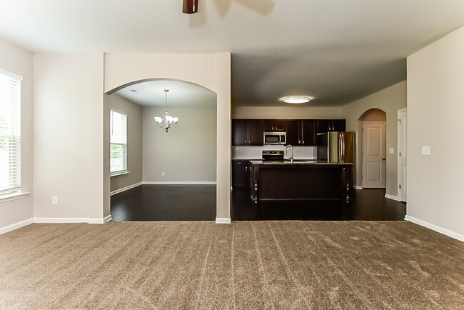 Building Photo - 259 Magnaview Dr