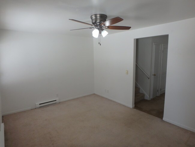 Building Photo - 1694 Molitor Rd