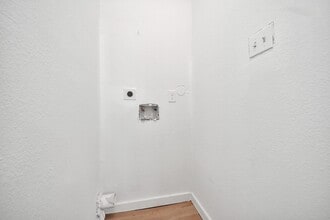 Building Photo - 209 Owens St