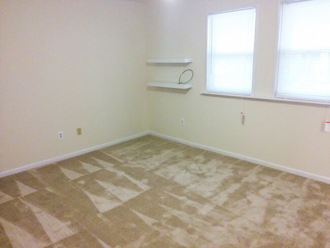 Building Photo - Charming 3-Bedroom Ranch on a Cul-de-Sac! "ASK ABOUT OUR ZERO DEPOSIT"