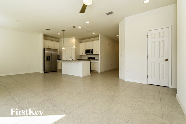 Foto del edificio - 315 Corbel Ln