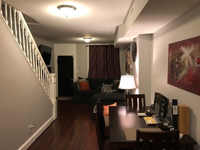 Building Photo - 1112 Scott St