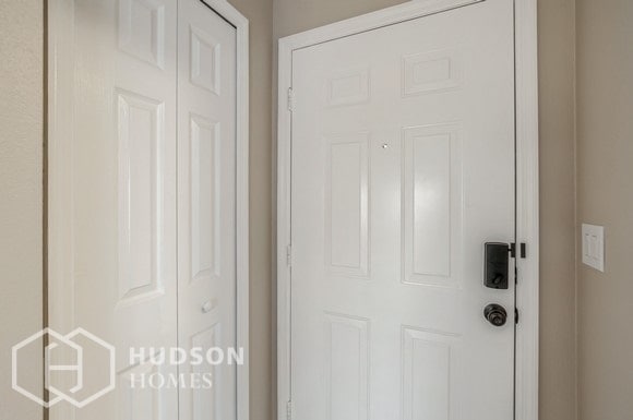 Building Photo - SELF TOUR NOW! - 12037 Goldenstar Lane, Cl...
