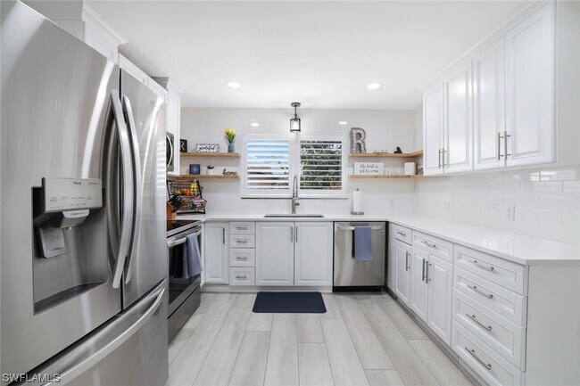 Building Photo - 817 Palm View Dr