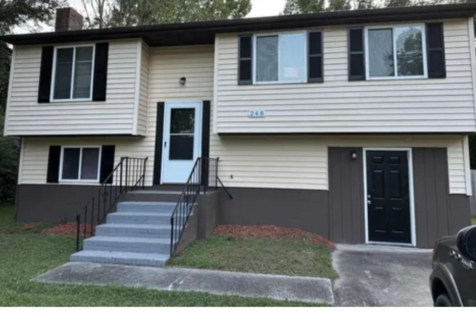 Primary Photo - 248 Lloydwood Dr