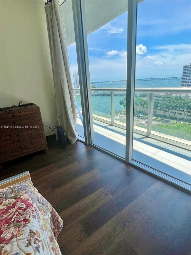 Foto del edificio - 495 Brickell Ave