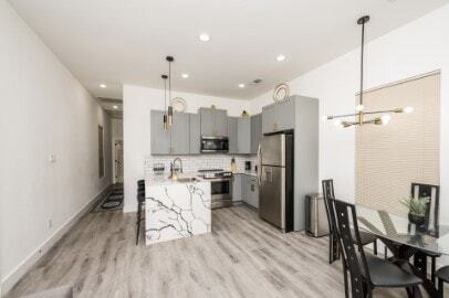 Foto del edificio - 2216 Dyson St