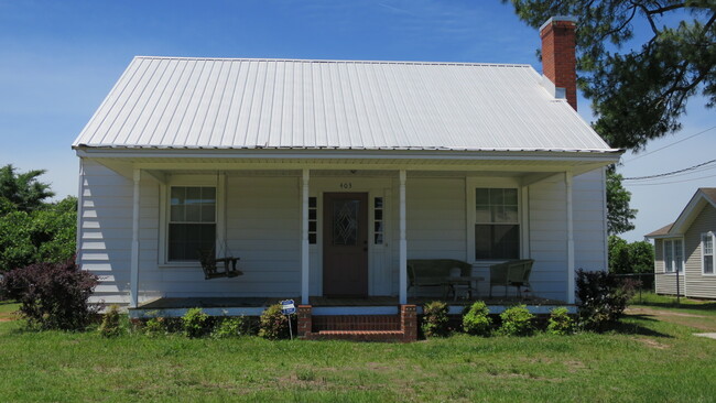 Building Photo - 403 S Brundidge St