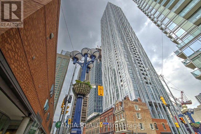 Building Photo - 1 Yorkville Ave