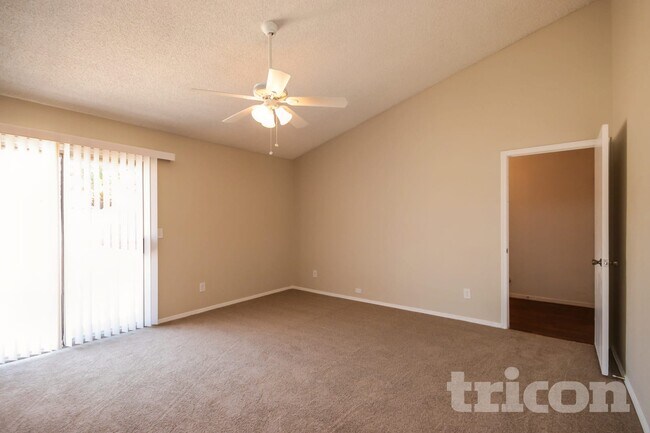 Building Photo - 7244 W Cameron Dr