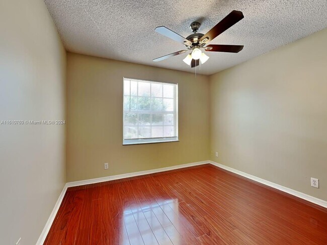 Foto del edificio - 3994 Crescent Creek Dr