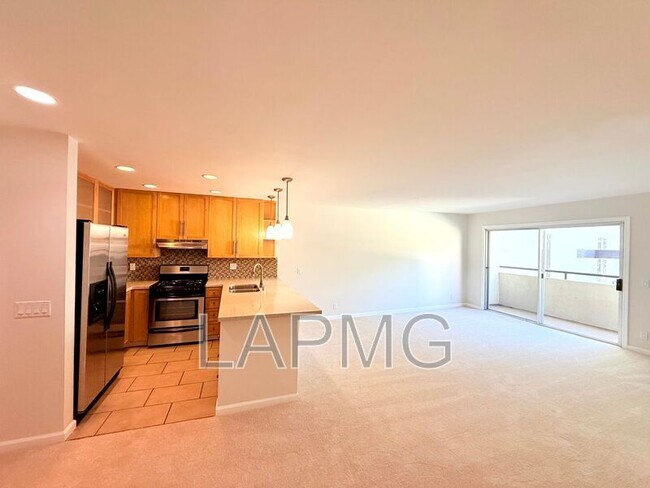 Foto del edificio - 4702 Fulton Ave