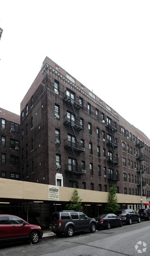 Building Photo - 630 W 170th St