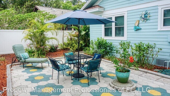 Foto del edificio - 3 br, 1.5 bath House - 210 15th Avenue North