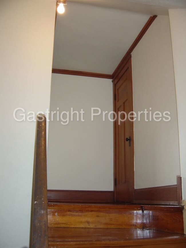 Building Photo - 131 Wallace Ave