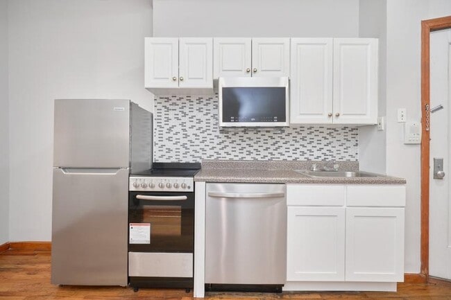 Building Photo - 1 bedroom in NEW YORK NY 10018