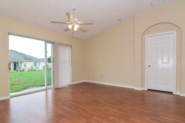 Building Photo - 11011 Whitecap Dr