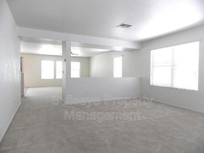 Foto del edificio - 2767 S Southwind Dr