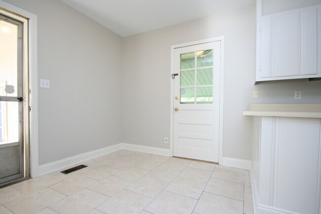 Foto del edificio - 407 Warner St NW
