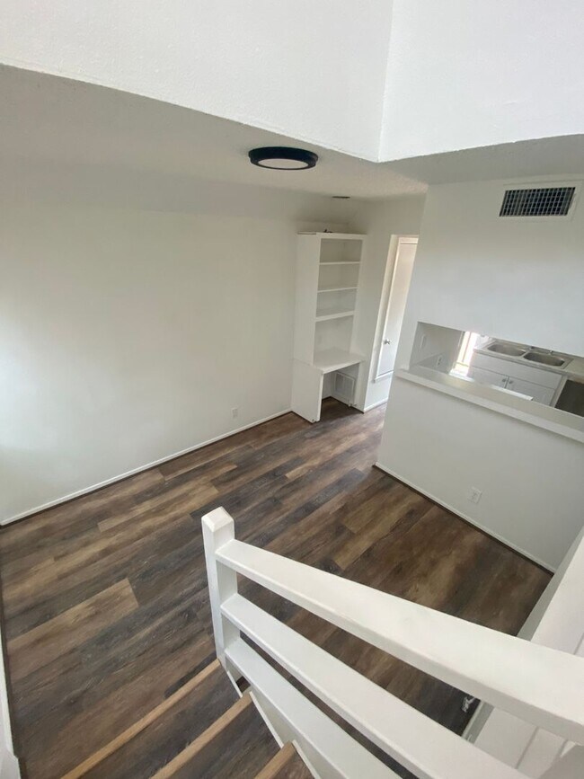 Foto del edificio - West Campus 1x1