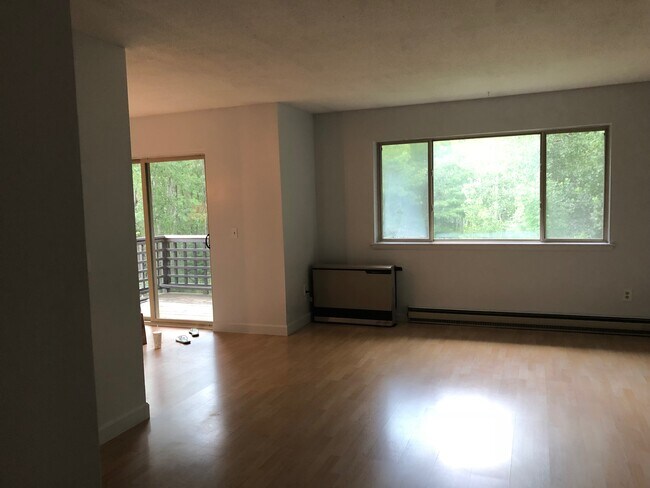 Building Photo - 124 Quarry Hill Rd