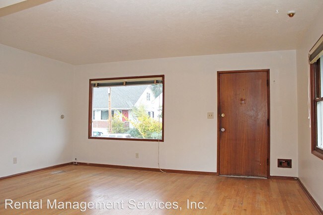 Building Photo - 11 NE 56th Ave