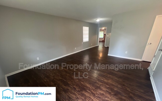 Building Photo - 1134 Western Park Dr