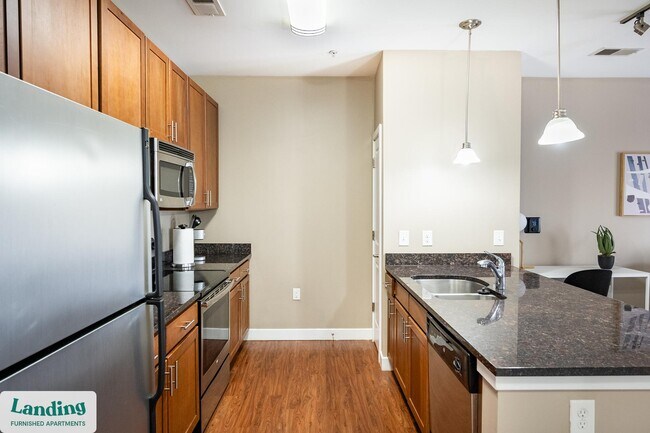 Foto del edificio - 6115 Tidewater Dr
