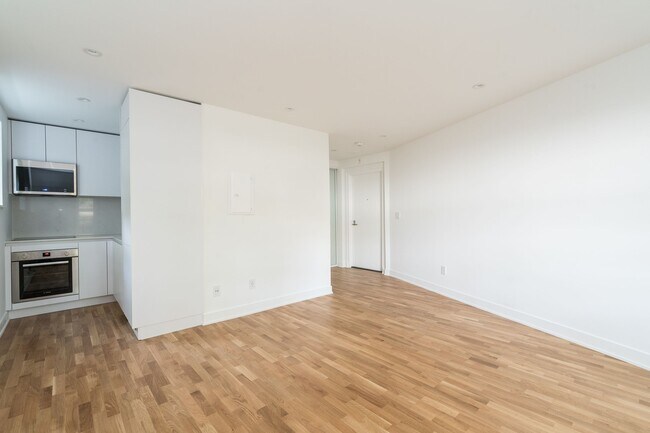 Photo du bâtiment - 1420 Kingston Rd