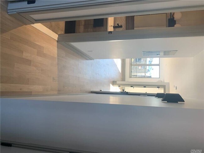 Building Photo - 189 Pulaski St