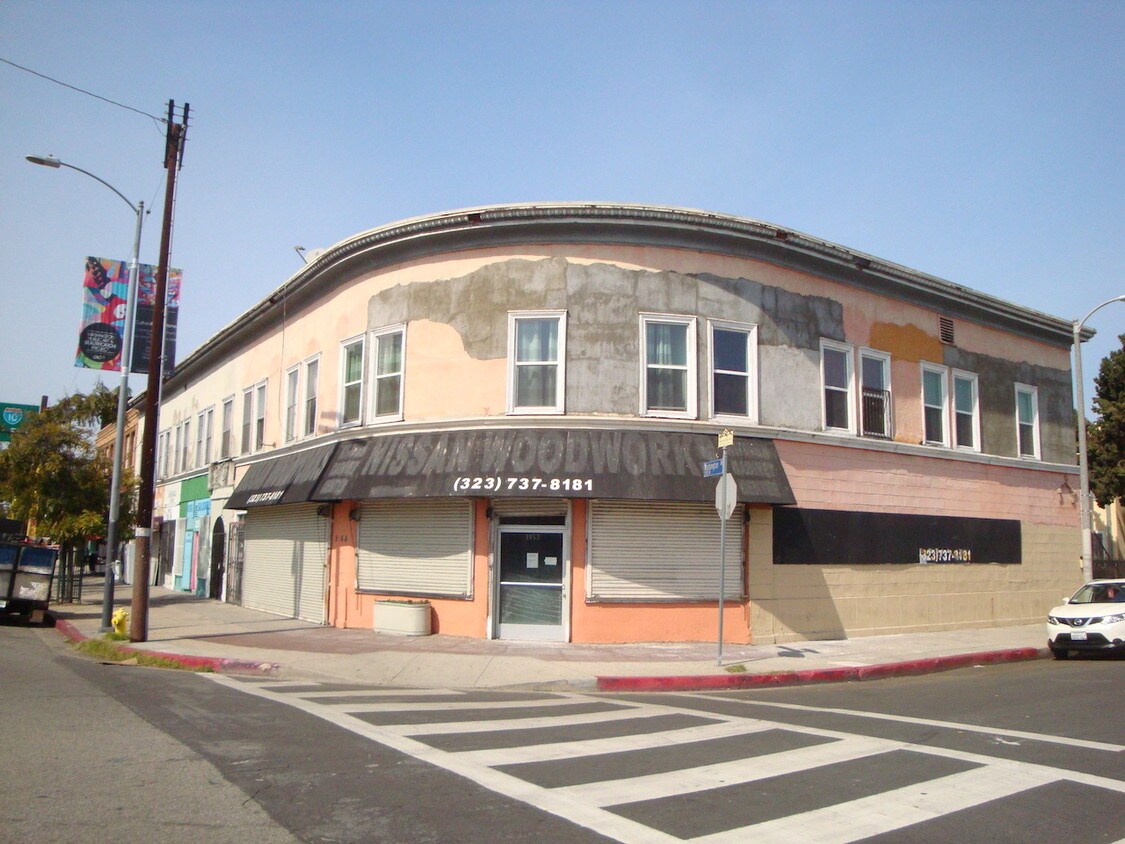 Primary Photo - 2153 W Washington Blvd
