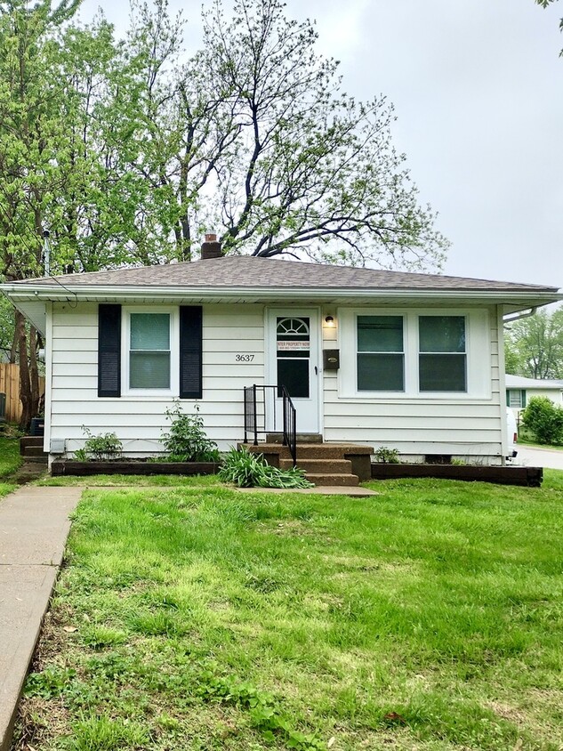Foto principal - Great home for rent in north county! Move ...