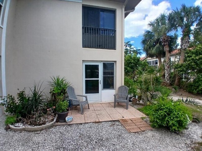 Foto del edificio - 10350 Imperial Point Dr W