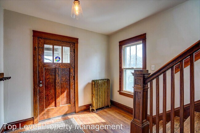 Building Photo - 3 br, 2 bath House - 513 Troy Dr.