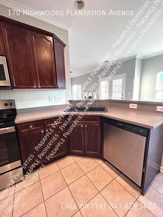 Foto del edificio - 170 Highwoods Plantation Ave